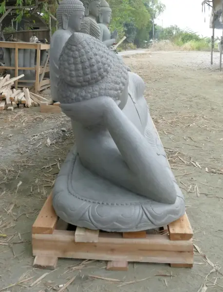 Product image 5 of the product “Lying Buddha, 310cm wide, made from riverstone ”
